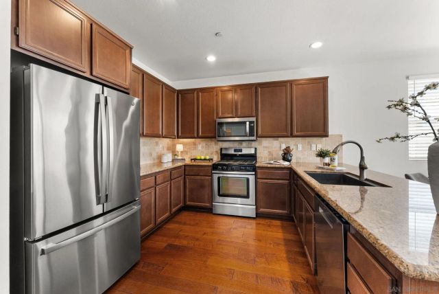 10103 Little Leaf, Santee, CA 92071