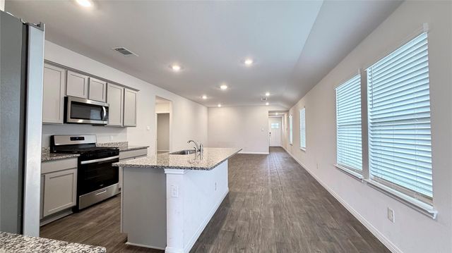 148 Arroyo Sweetwood CIR, Kyle, TX 78640