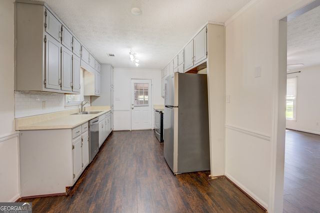 1828 Brandy Woods Drive SE, Conyers, GA 30013