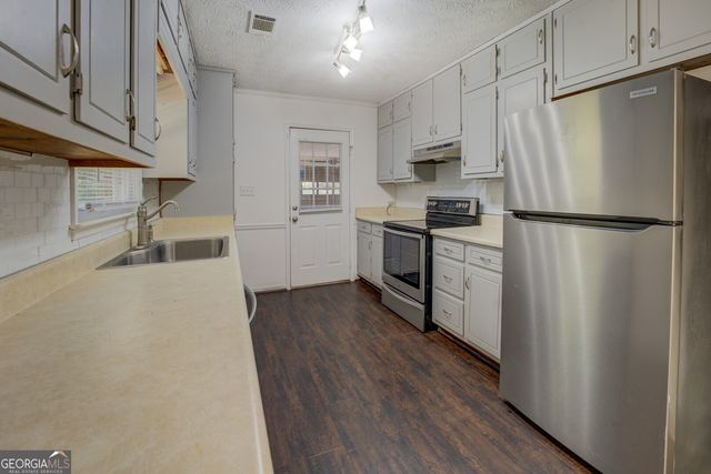1828 Brandy Woods Drive SE, Conyers, GA 30013