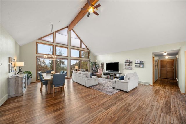 7710 E Columbia Dr, Spokane, WA 99212