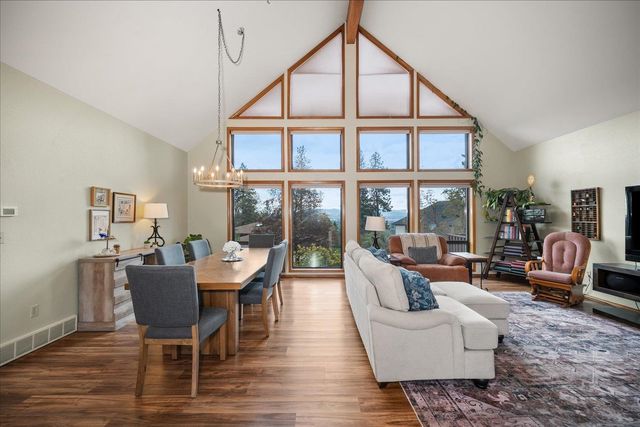 7710 E Columbia Dr, Spokane, WA 99212