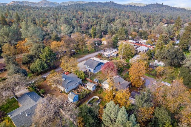 12113 Shaver Lane, Redding, CA 96003
