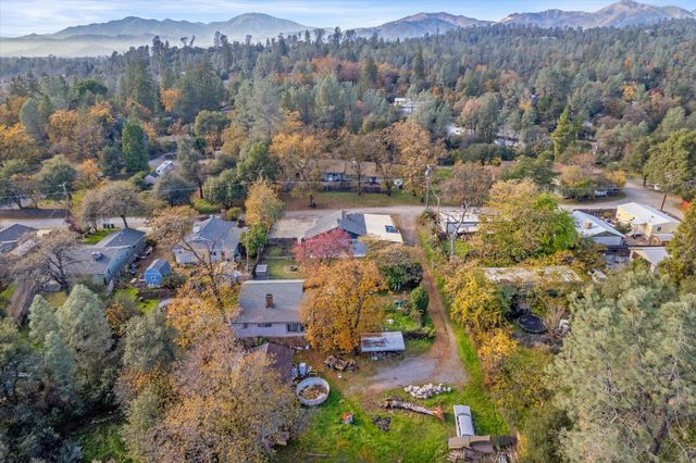 12113 Shaver Lane, Redding, CA 96003