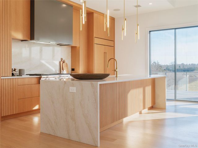 19620 Soundview Avenue, Southold, NY 11971