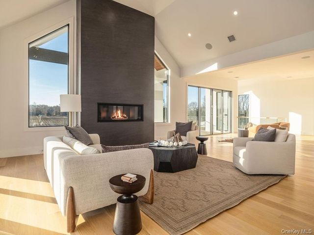 19620 Soundview Avenue, Southold, NY 11971