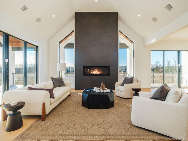 19620 Soundview Avenue, Southold, NY 11971