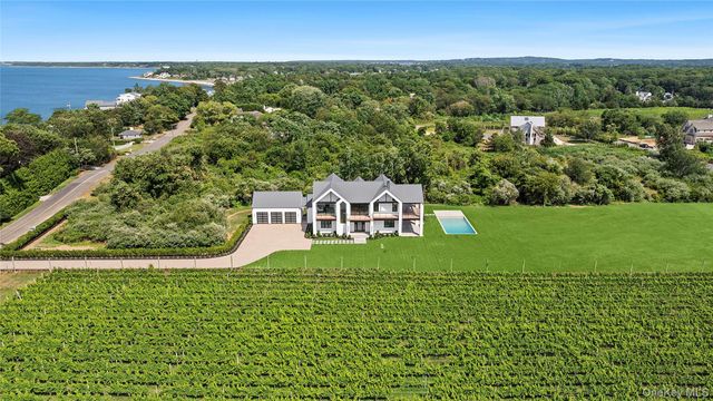 19620 Soundview Avenue, Southold, NY 11971