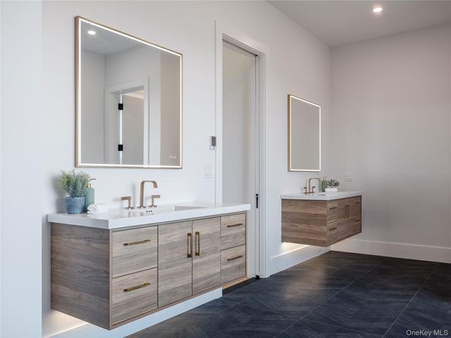 19620 Soundview Avenue, Southold, NY 11971