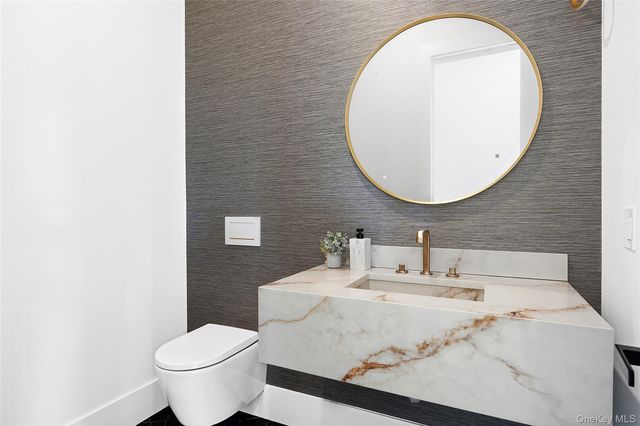 19620 Soundview Avenue, Southold, NY 11971