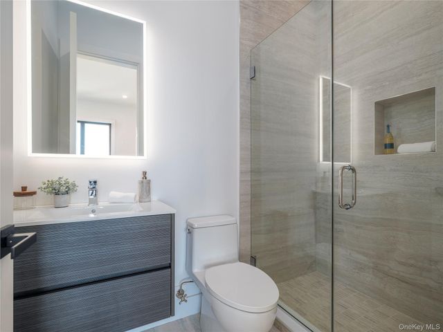 19620 Soundview Avenue, Southold, NY 11971