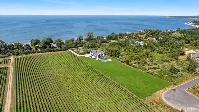 19620 Soundview Avenue, Southold, NY 11971