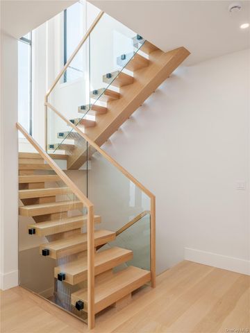 19620 Soundview Avenue, Southold, NY 11971