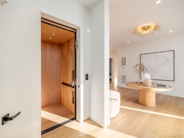 19620 Soundview Avenue, Southold, NY 11971