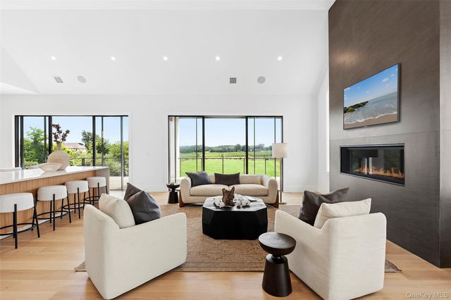 19620 Soundview Avenue, Southold, NY 11971