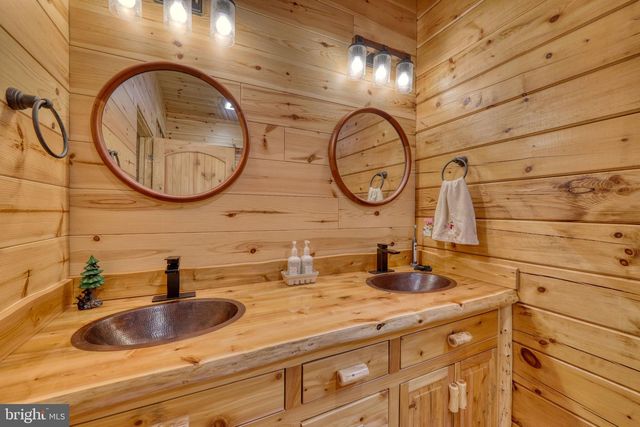 131 UPPER SPRINGS LN, Woodstock, VA 22664