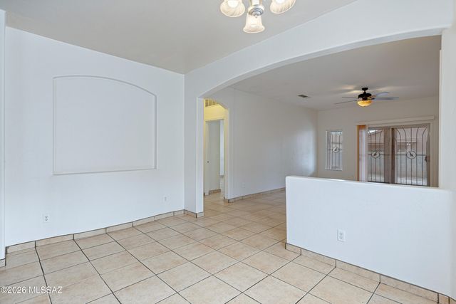 6654 S Luxor Way, Tucson, AZ 85746