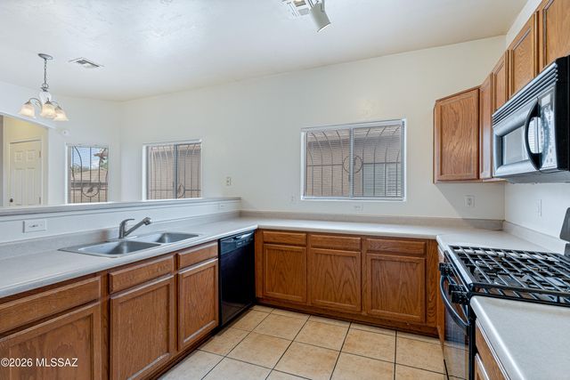6654 S Luxor Way, Tucson, AZ 85746