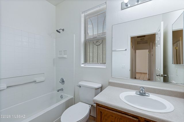 6654 S Luxor Way, Tucson, AZ 85746