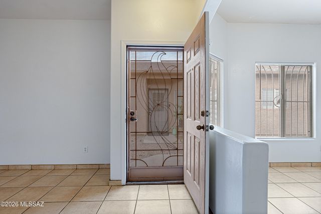 6654 S Luxor Way, Tucson, AZ 85746