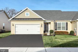 652 CYPRESS DR #31, Hanover, PA 17331