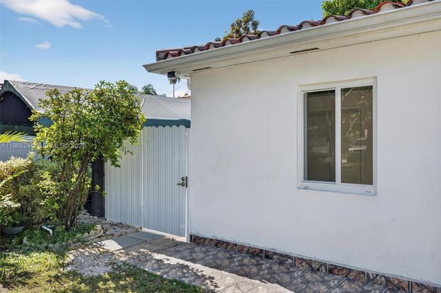 7320 S Waterway Dr A, Miami, FL 33155