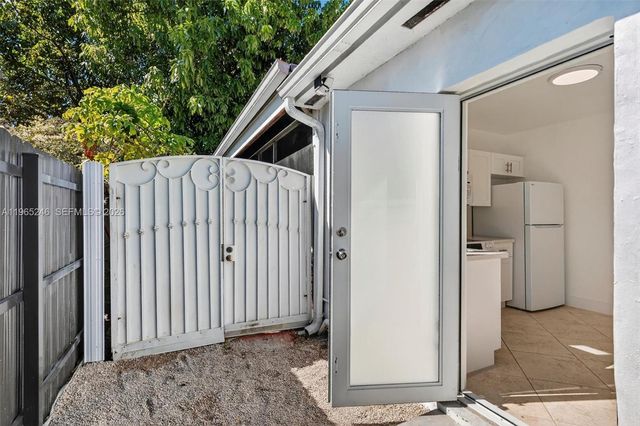 7320 S Waterway Dr A, Miami, FL 33155