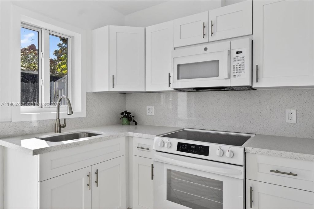 7320 S Waterway Dr A, Miami, FL 33155