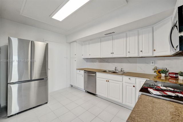 1600 S Ocean Drive 16B, Hollywood, FL 33019