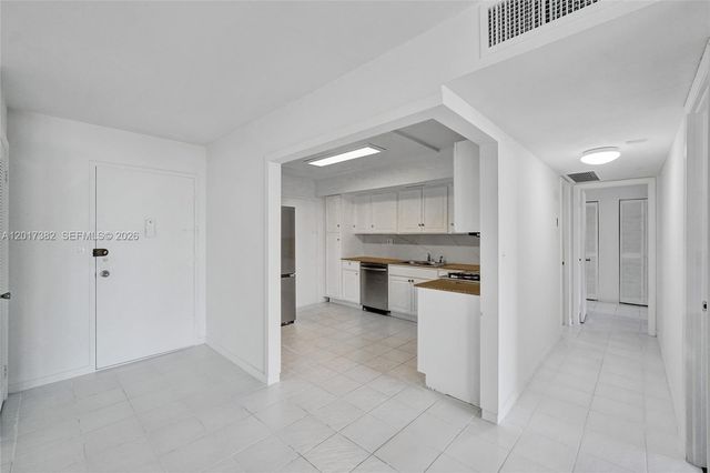 1600 S Ocean Drive 16B, Hollywood, FL 33019