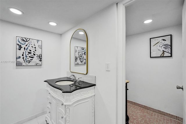 1600 S Ocean Drive 16B, Hollywood, FL 33019