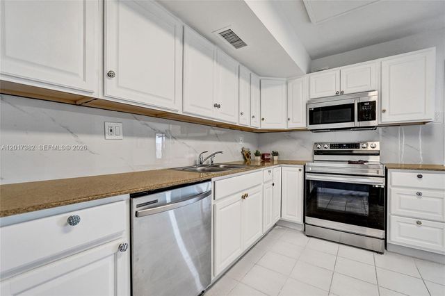 1600 S Ocean Drive 16B, Hollywood, FL 33019