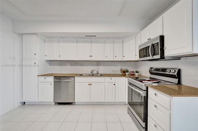 1600 S Ocean Drive 16B, Hollywood, FL 33019