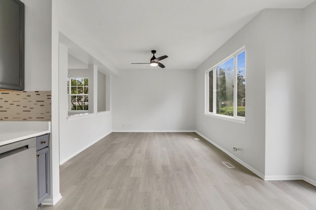 601 W Kristina Lane, Round Lake, IL 60073
