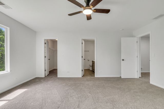 601 W Kristina Lane, Round Lake, IL 60073