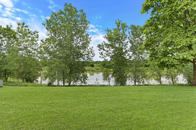 601 W Kristina Lane, Round Lake, IL 60073