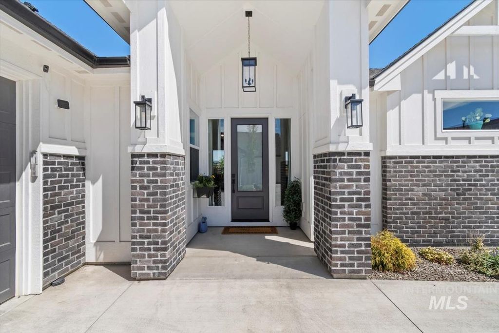 398 S Big Star Ln, Eagle, ID 83616