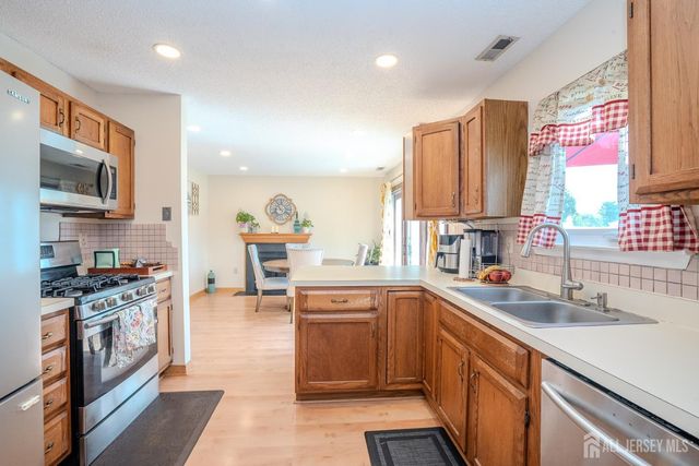 63 Carlisle Court, Old Bridge, NJ 08857