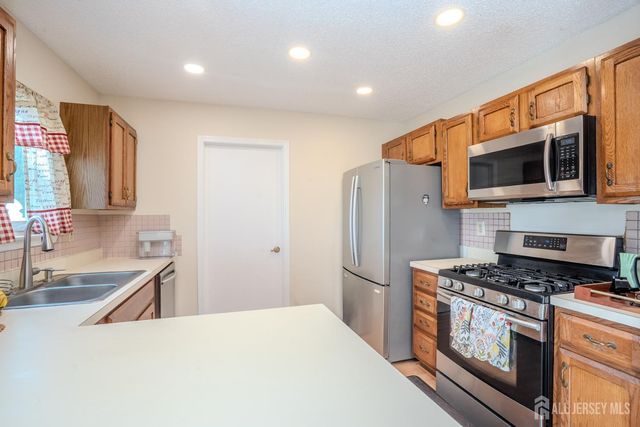 63 Carlisle Court, Old Bridge, NJ 08857