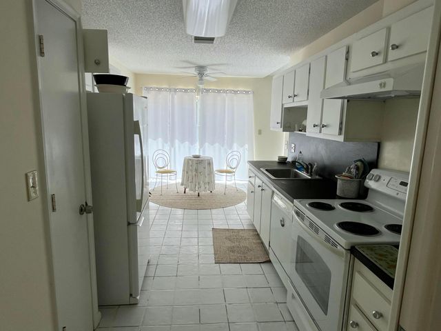 4804 MANGO Drive, Tamarac, FL 33319