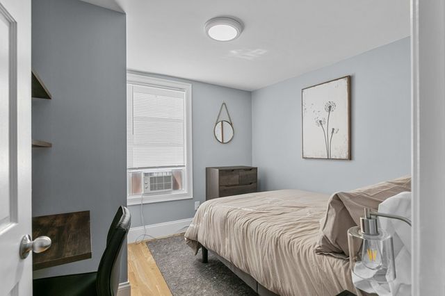 382 Spring Street 1, Newport, RI 02840