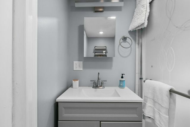 382 Spring Street 1, Newport, RI 02840