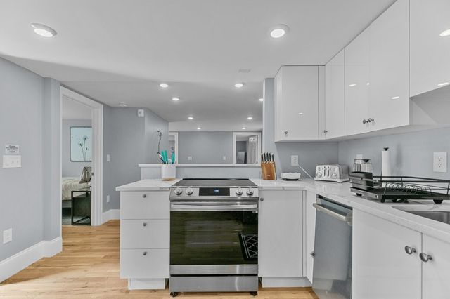 382 Spring Street 1, Newport, RI 02840