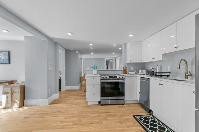 382 Spring Street 1, Newport, RI 02840