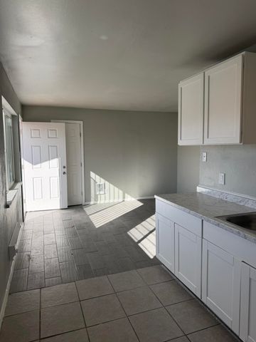 412 Tennessee Street NE, Albuquerque, NM 87108
