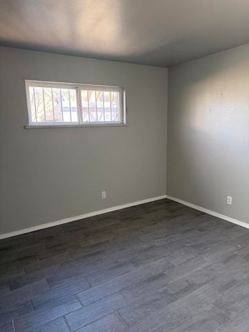 412 Tennessee Street NE, Albuquerque, NM 87108