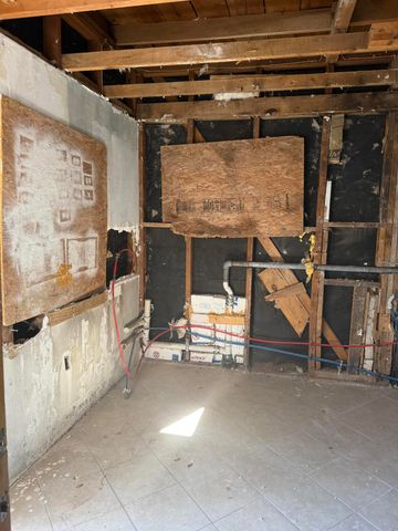 412 Tennessee Street NE, Albuquerque, NM 87108