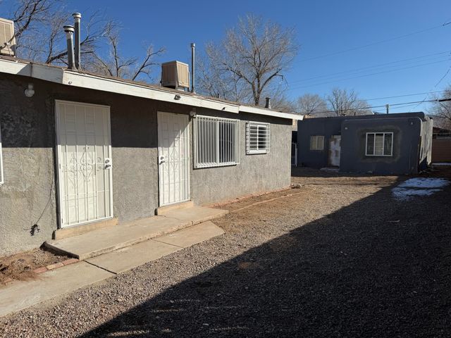 412 Tennessee Street NE, Albuquerque, NM 87108