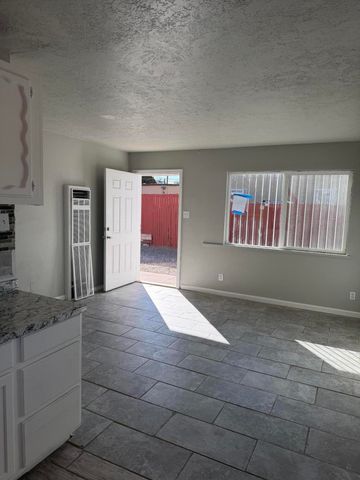 412 Tennessee Street NE, Albuquerque, NM 87108