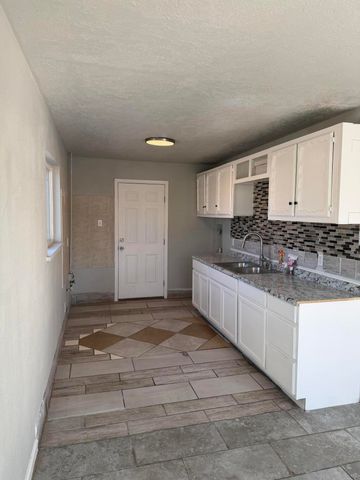 412 Tennessee Street NE, Albuquerque, NM 87108